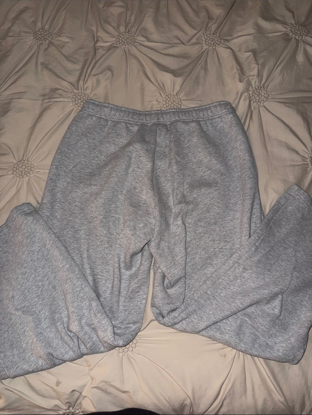 Aritzia grey mega fit sweatpants - Picture 4 of 5